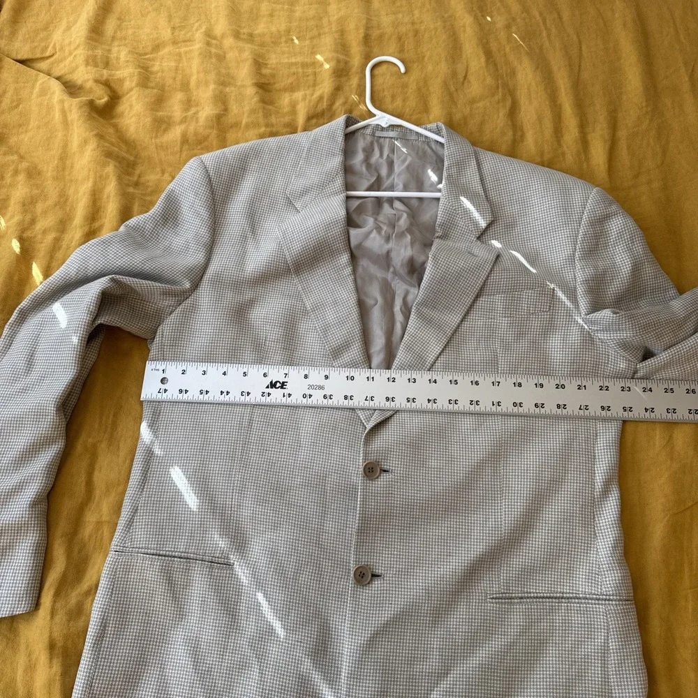 Armani Collezionii G Line Men's Blazer  Size 44L Gray Tan‎ Windowpane Sport Coat